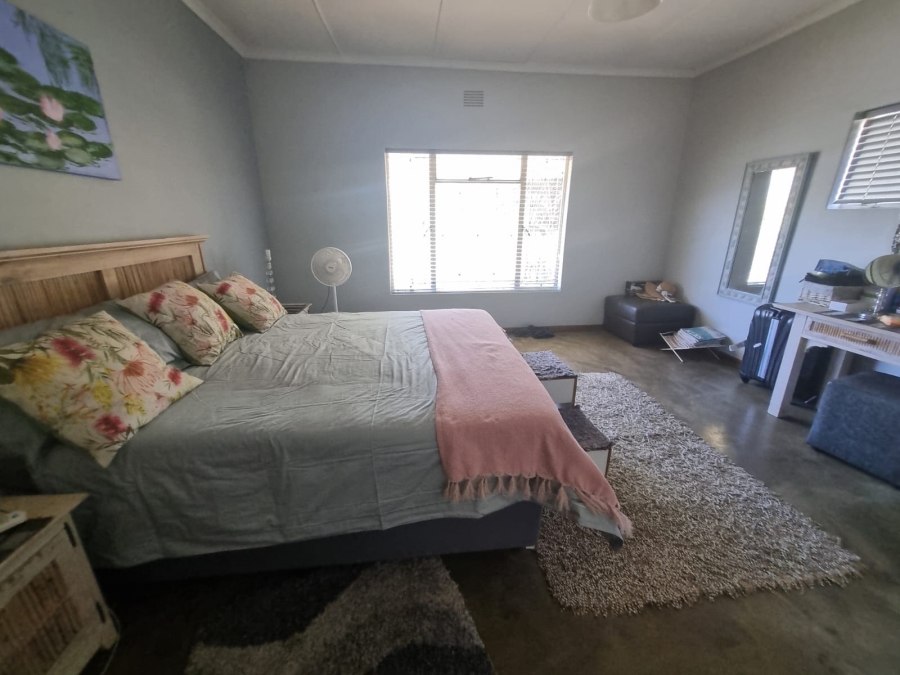 4 Bedroom Property for Sale in Calitzdorp Western Cape